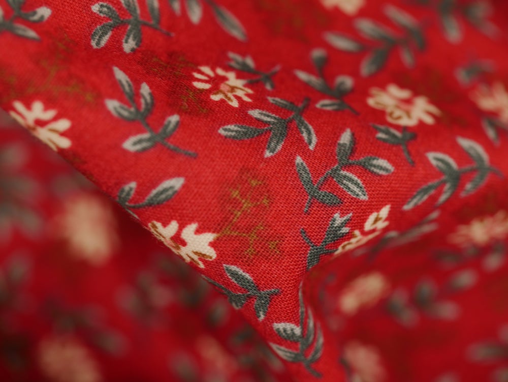 Printed Cotton Poplin - Burgundy Red Ditsy Daisy