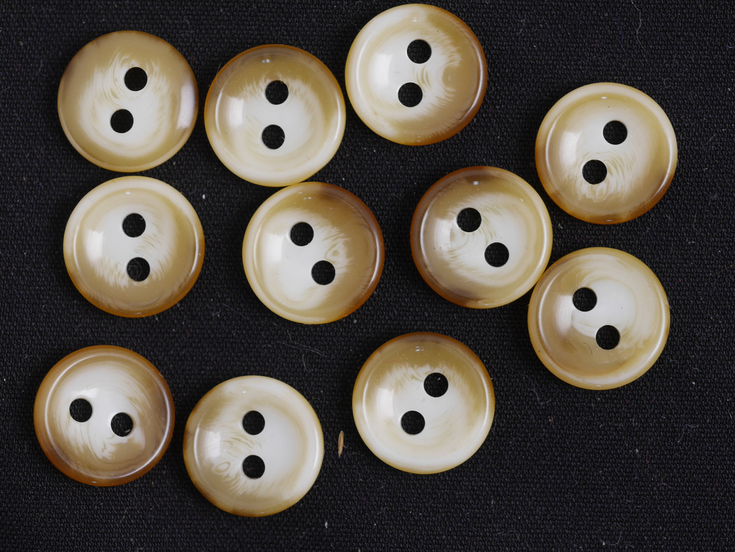 12mm Ridge Horn Effect 2 Hole Button