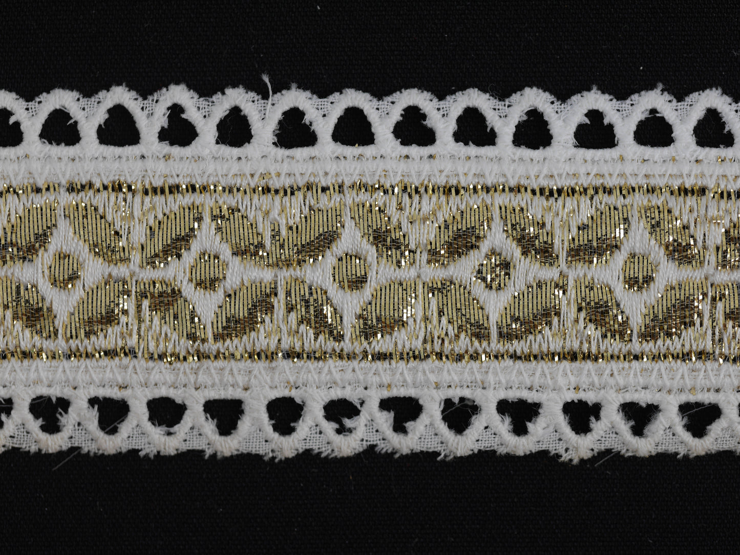 33mm Metallic Gold and White Patterned Ribbon