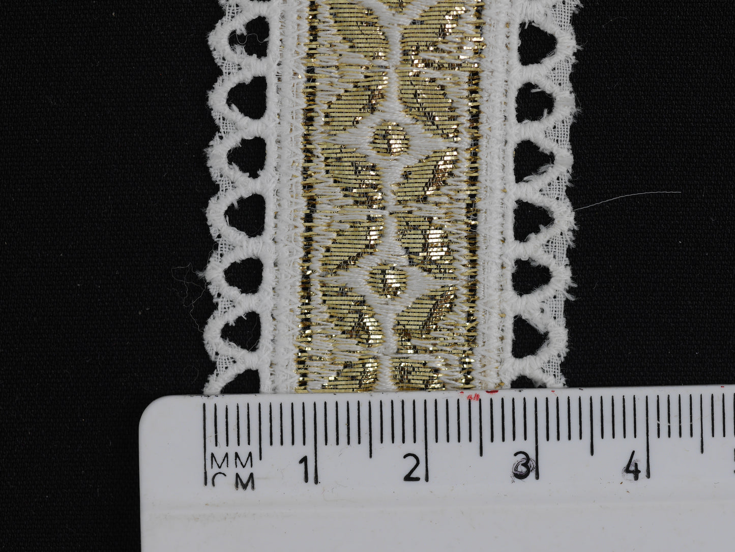 33mm Metallic Gold and White Patterned Ribbon