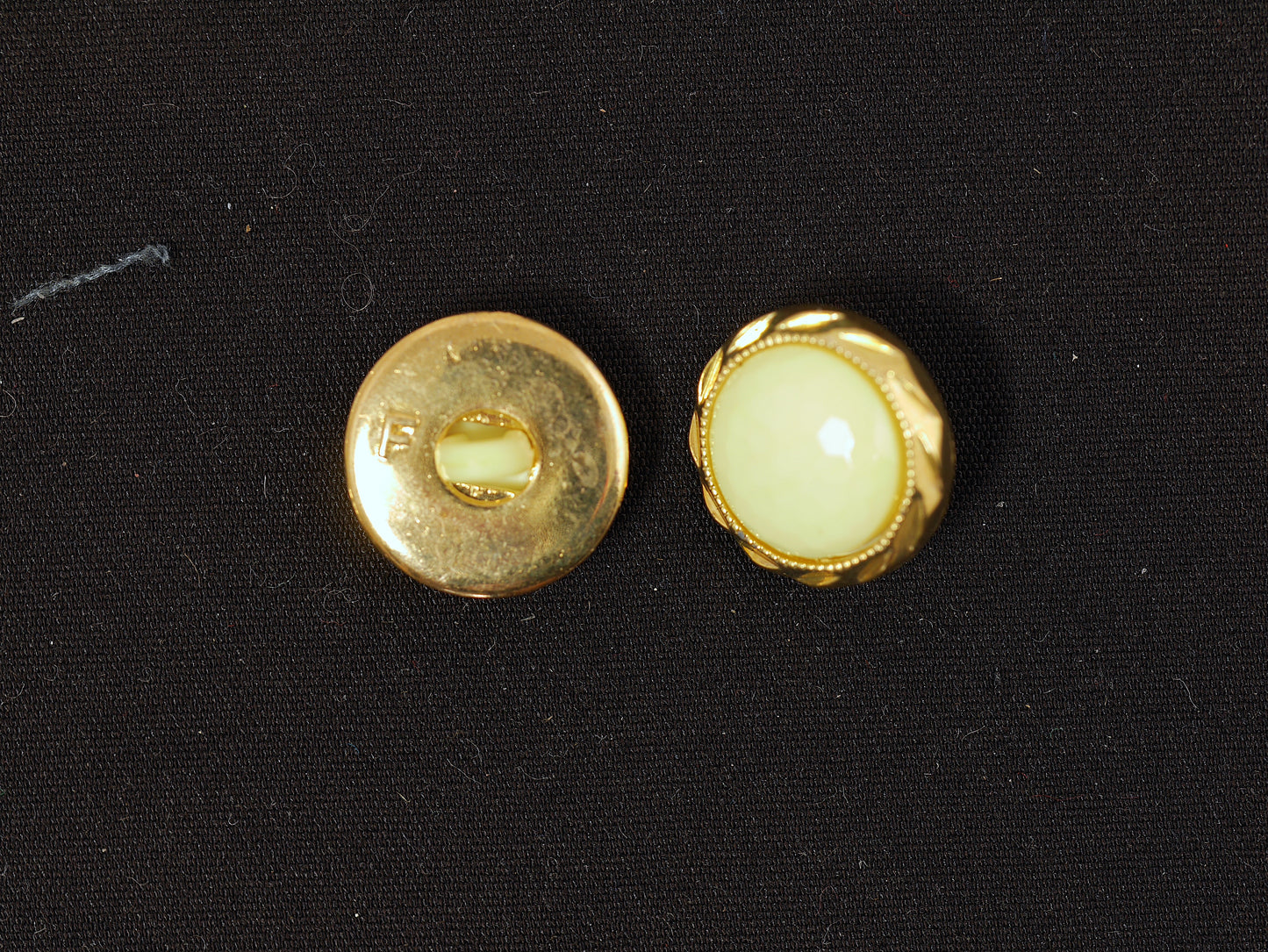 15mm Yellow and Gold Shank Button
