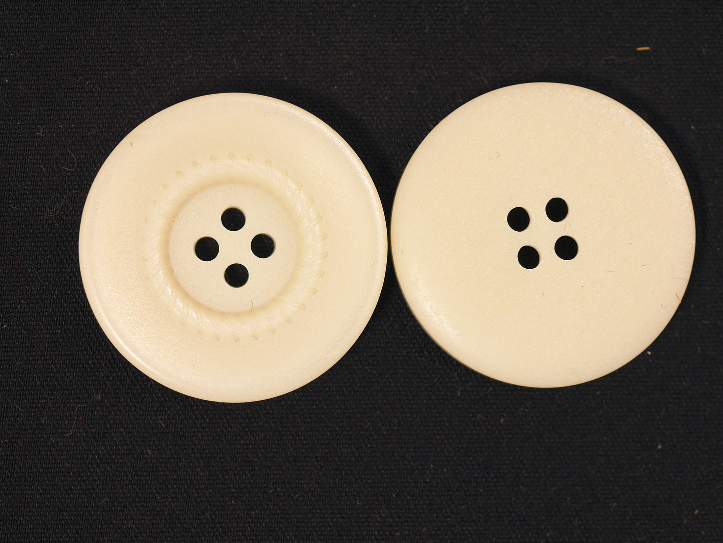 28mm Ivory Acrylic Plastic Dish Button