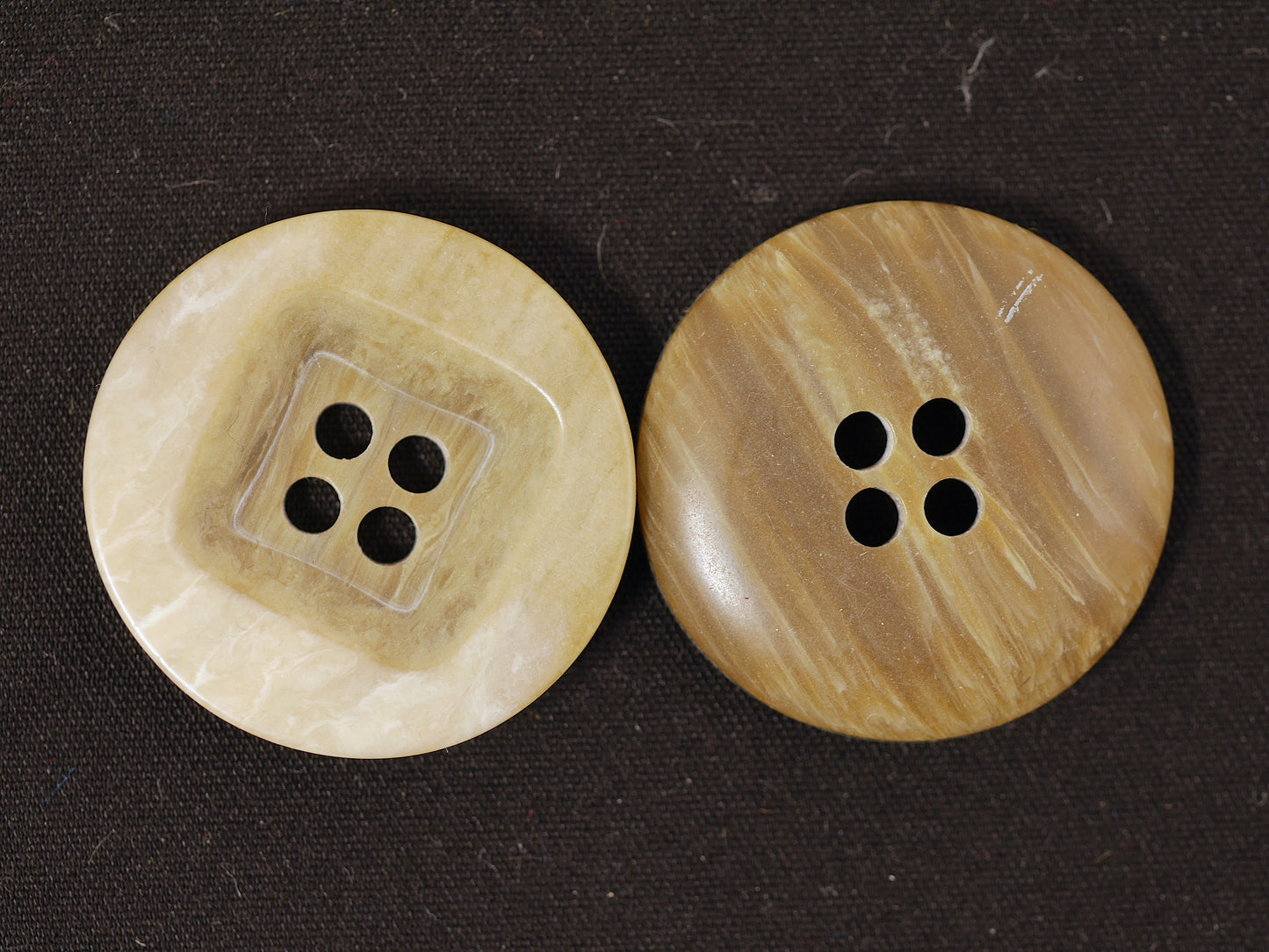 28mm Stone Effect Button