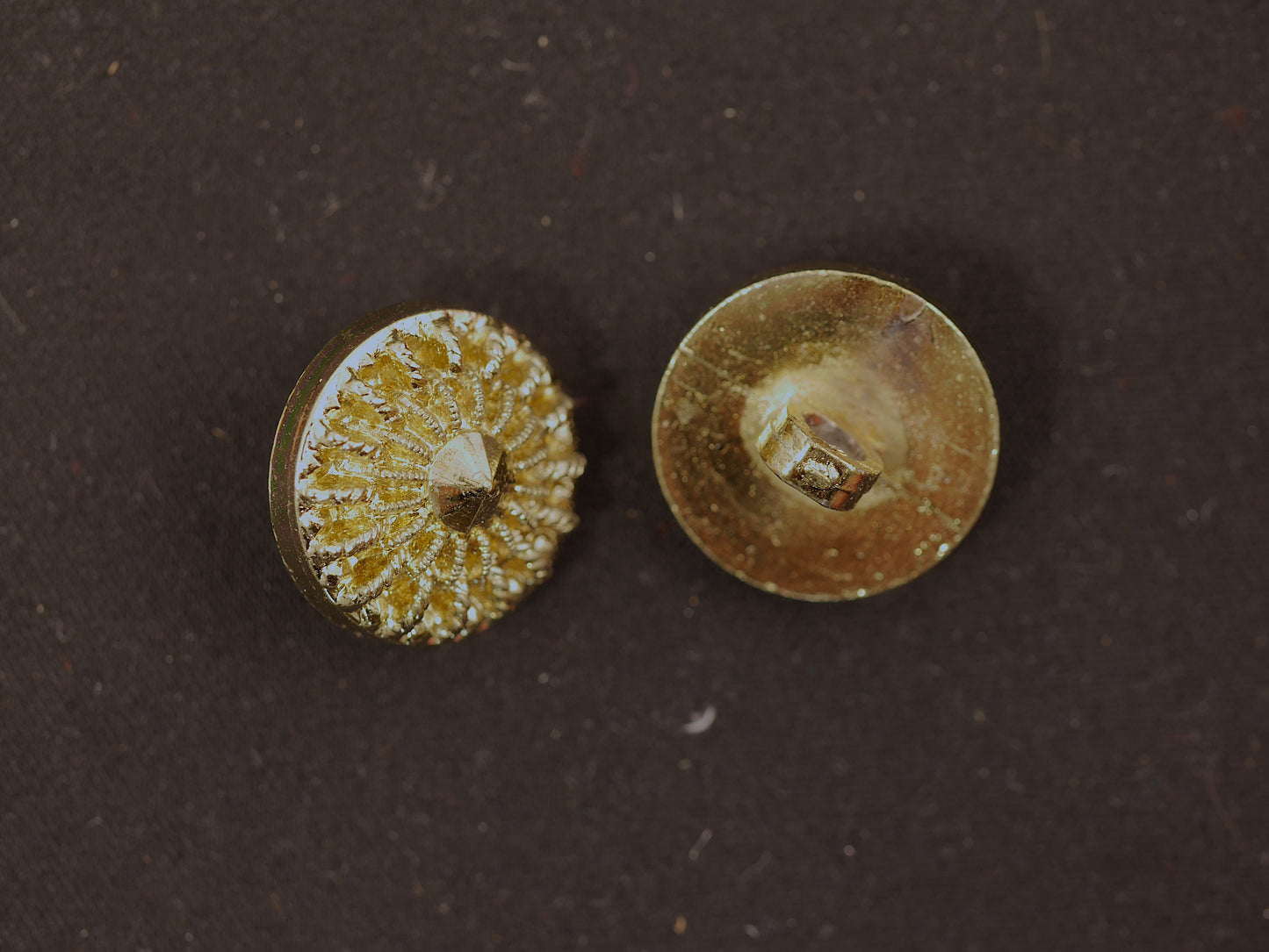 17mm Gold Plastic Shank Button