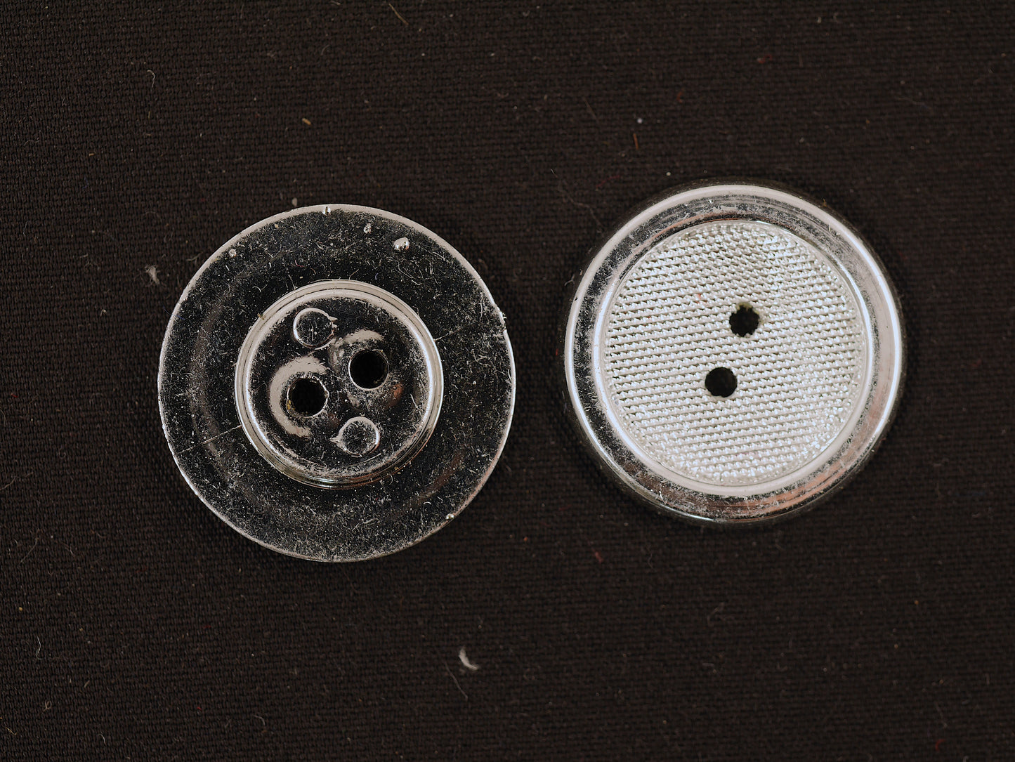 22mm Silver Thick Rim 4 Hole Button