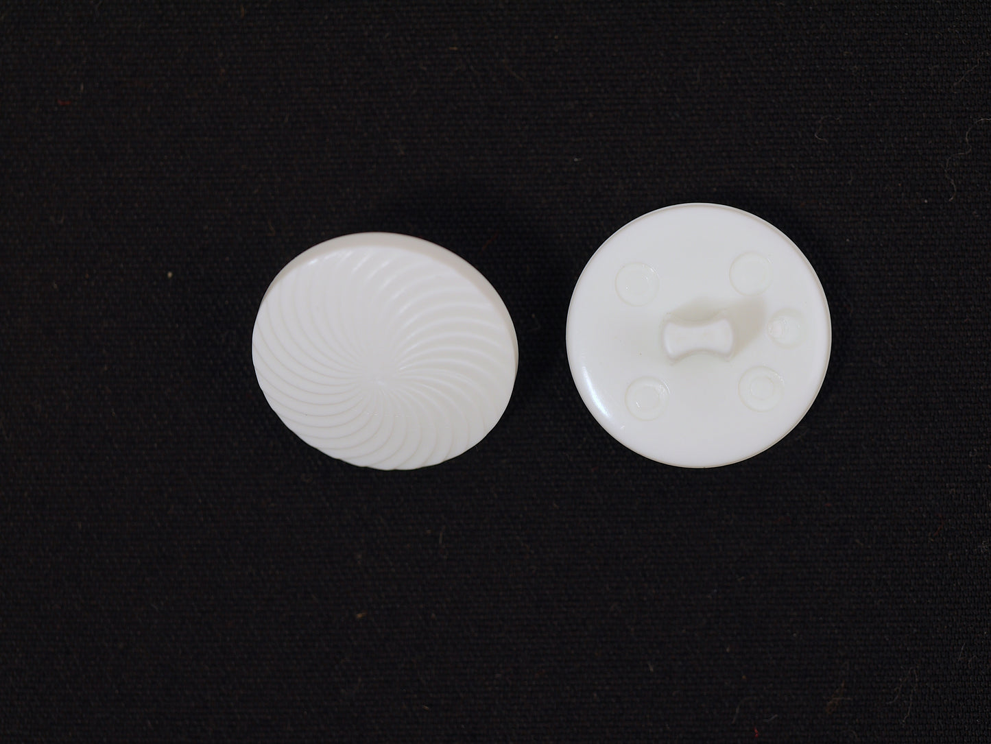 18mm White Swirl Textured Shank Button