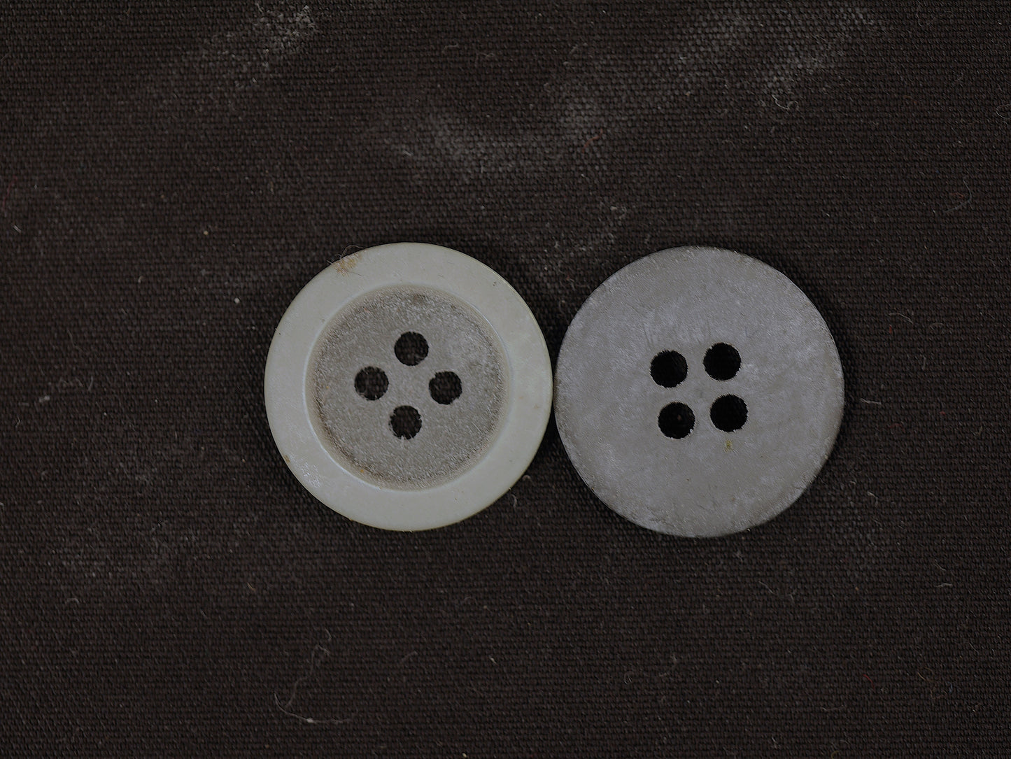 19mm Grey Rim Button